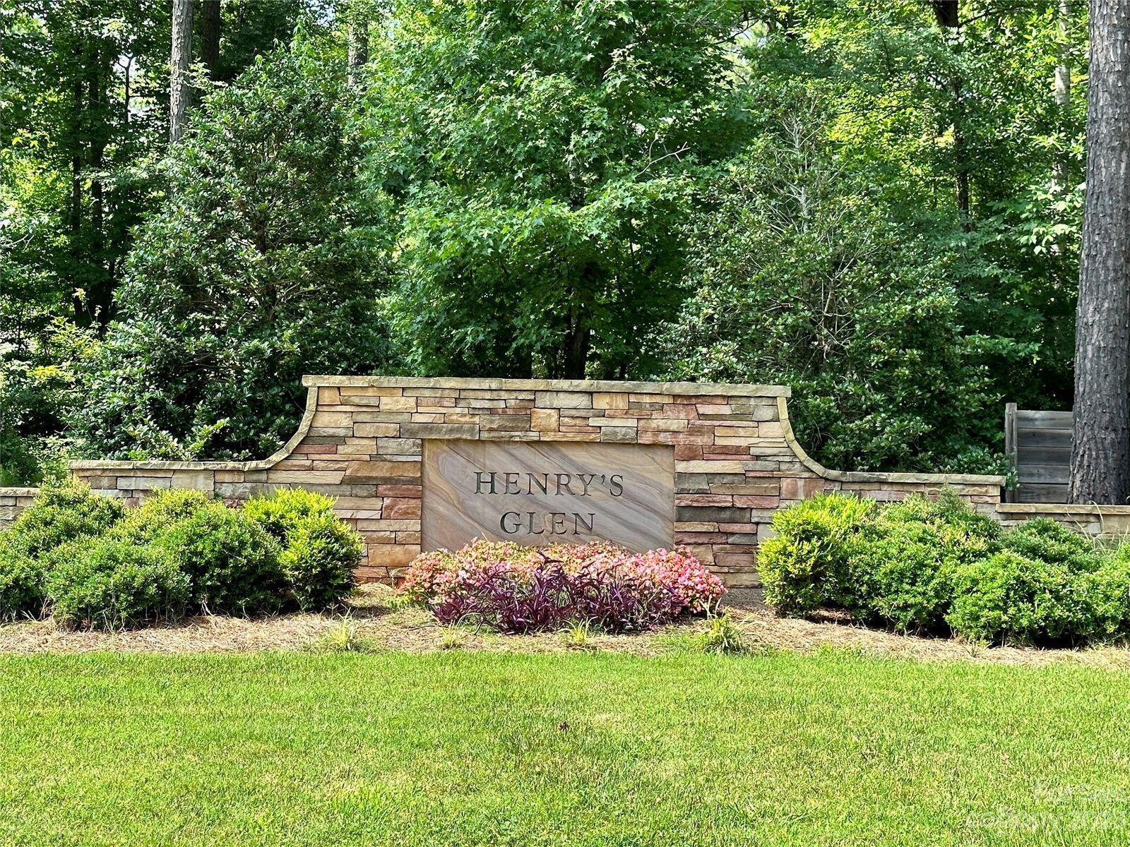 Property Photo:  1042 Ledge Wood Lane  SC 29710 