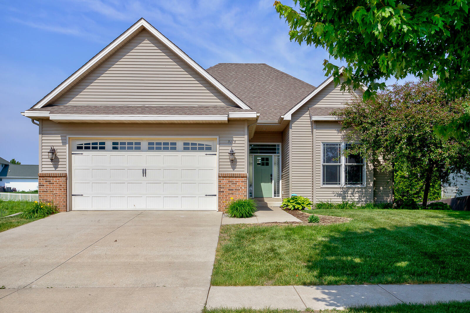 Property Photo:  3115 Cottontail Lane  IA 50014 