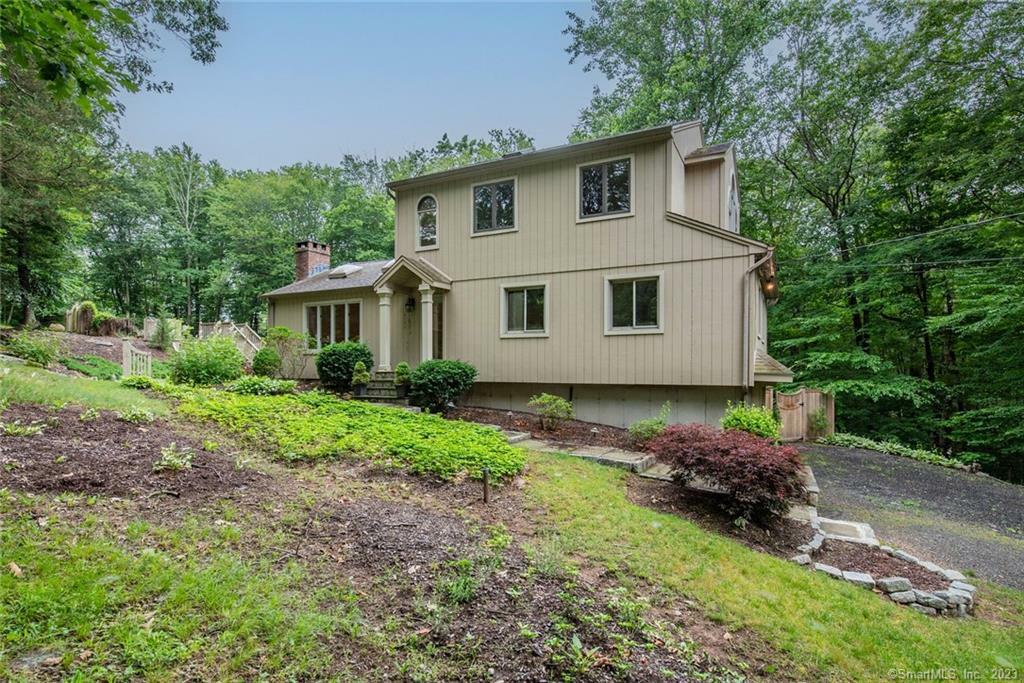 Property Photo:  152 Burr Hill Road  CT 06419 