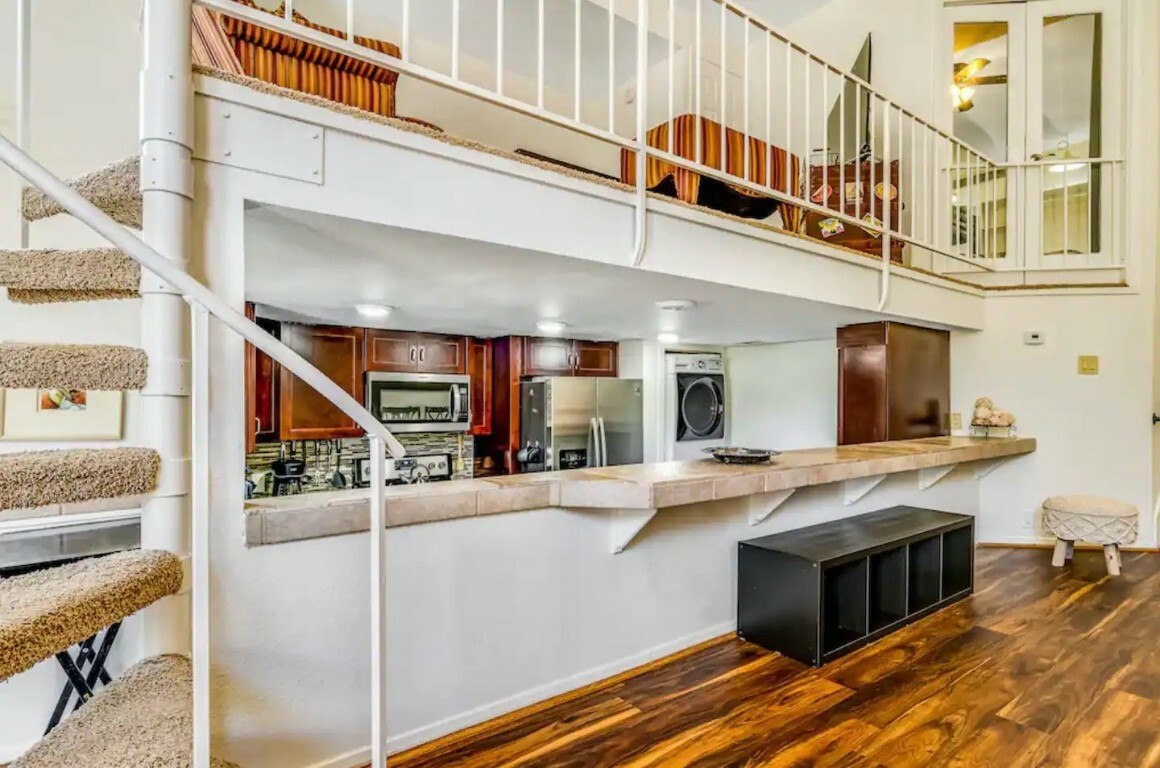 Property Photo: 1 Crystal Springs Court H TX 78738