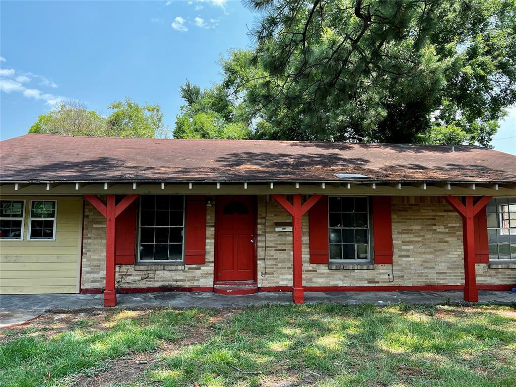 Property Photo:  612 Grantham Road  TX 77521 