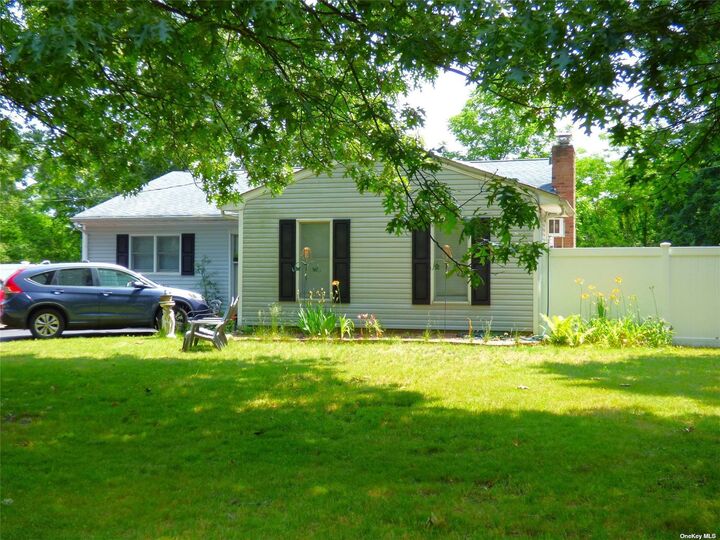 639 Blydenburgh Road  Hauppauge NY 11788 photo