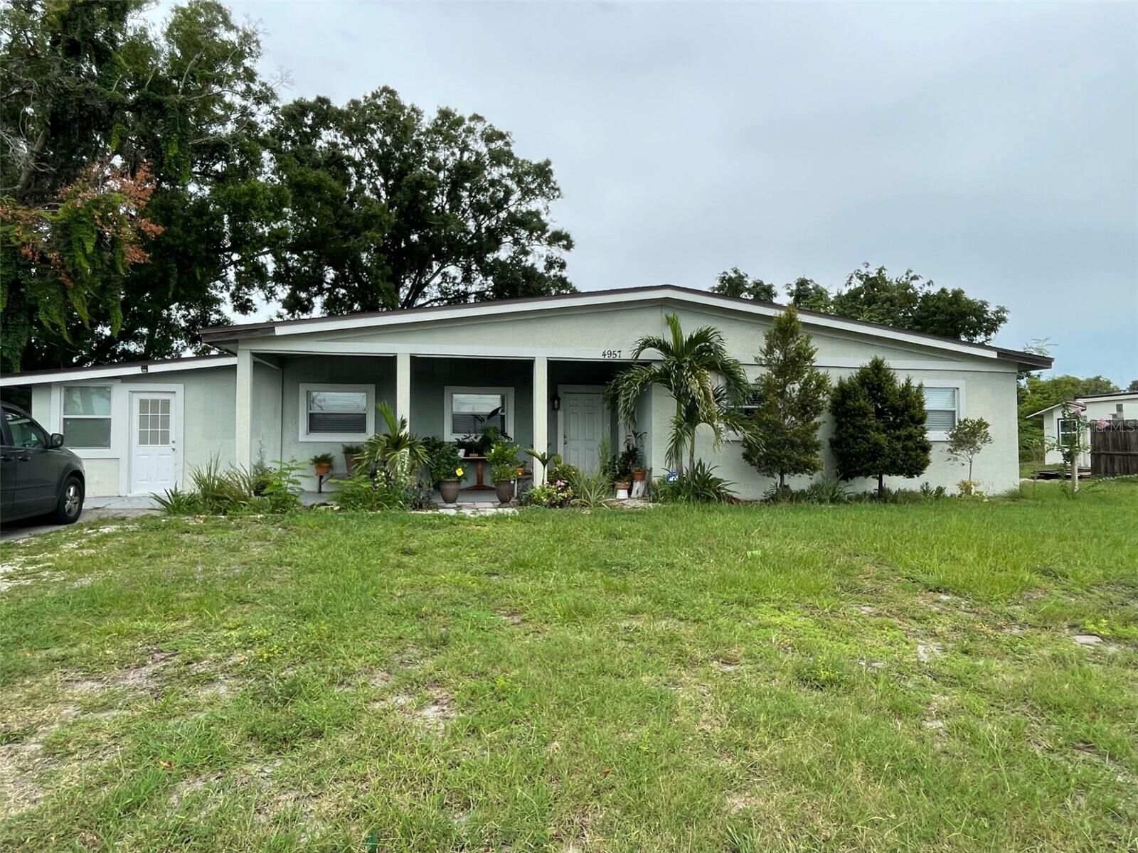 Property Photo:  4957 Santa Rosa Drive  FL 32807 