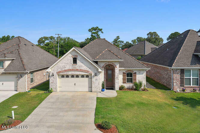 Property Photo:  217 Fairway Villas Circle  MS 39525 