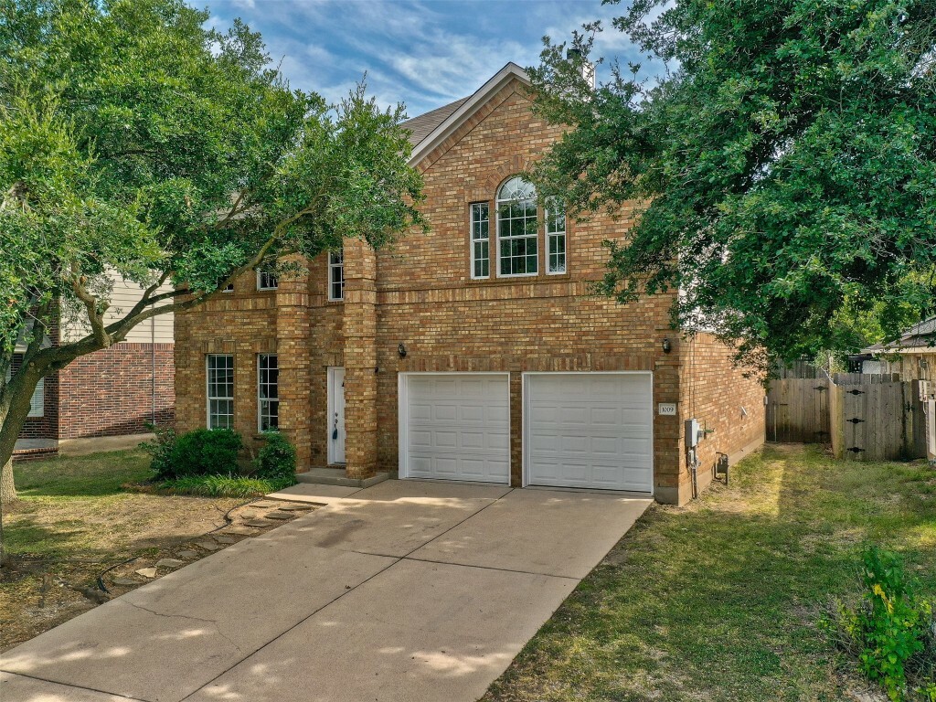 Property Photo: 1009 Howeth Drive TX 78660