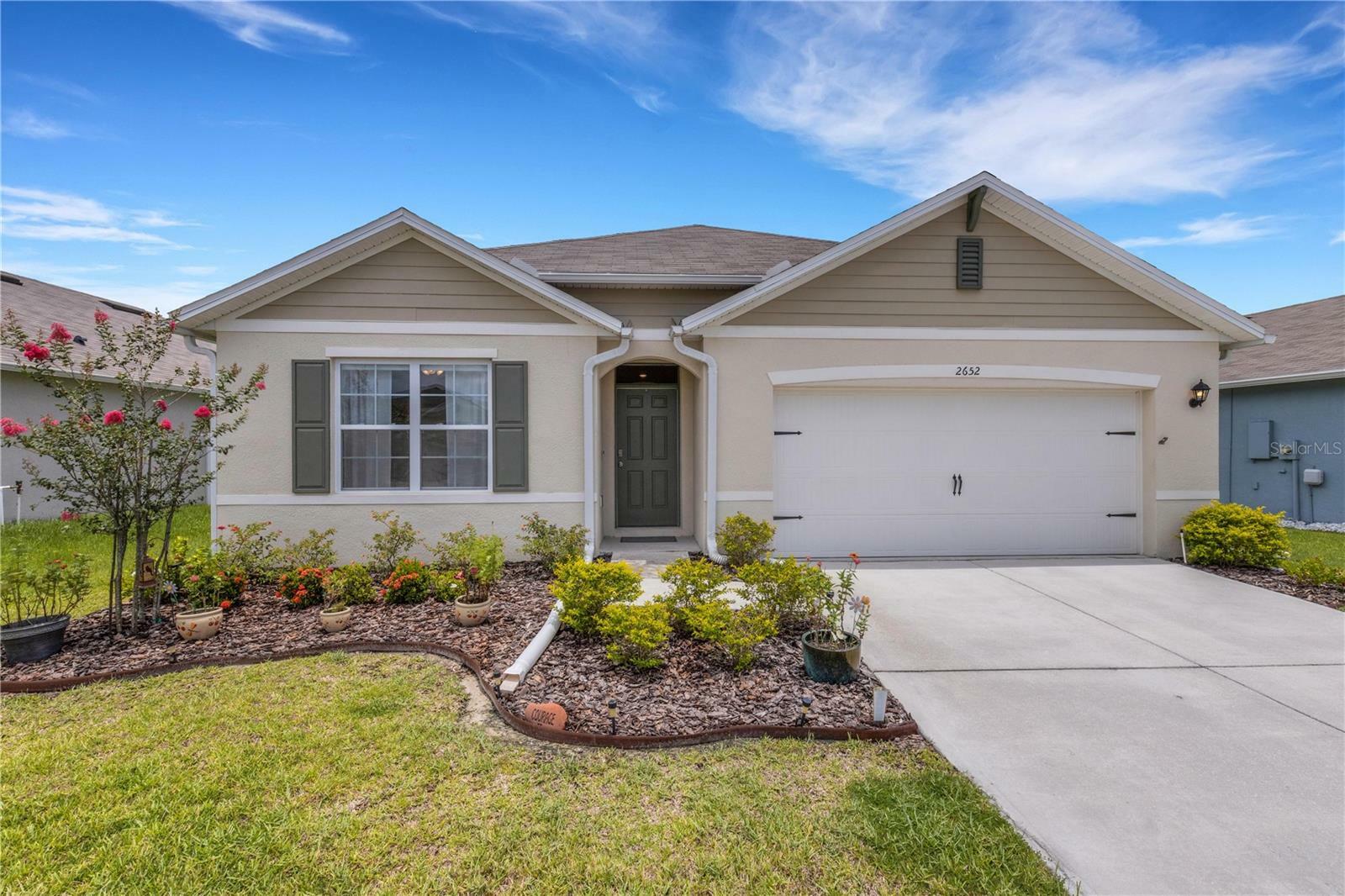 Property Photo: 2652 Grandbury Grove Road FL 33811
