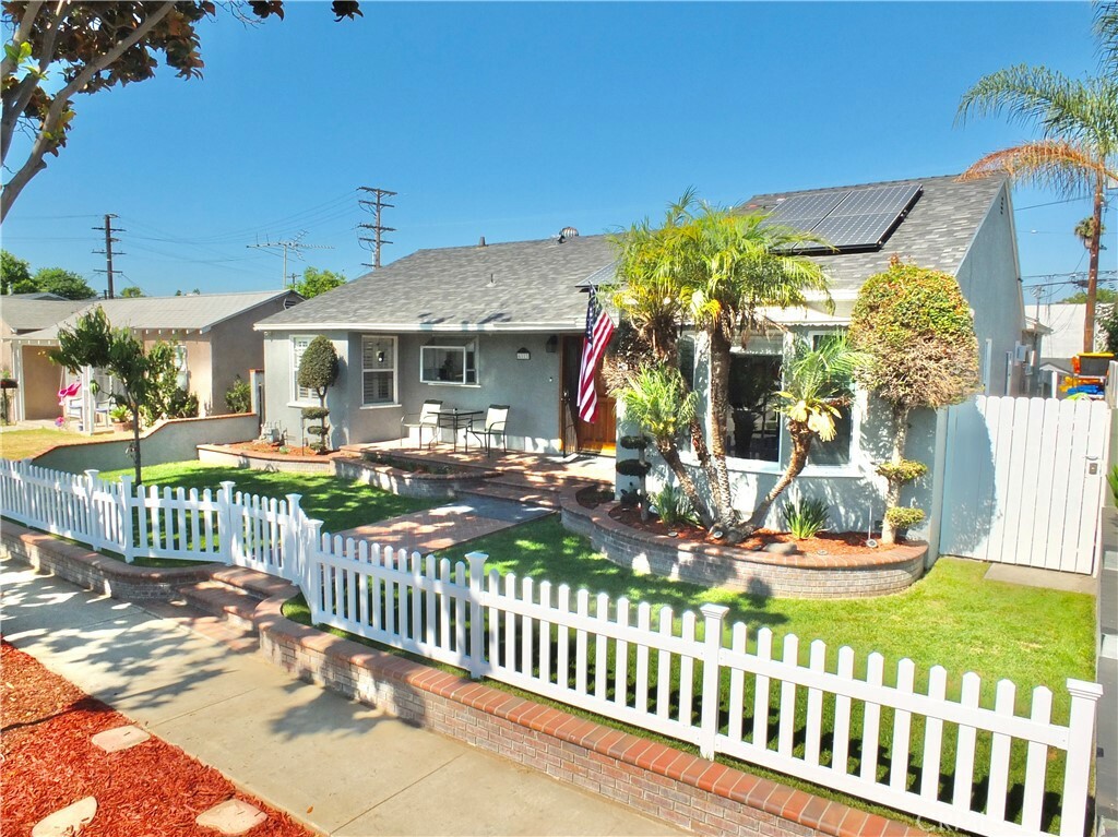 Property Photo:  6113 Adenmoor Avenue  CA 90713 