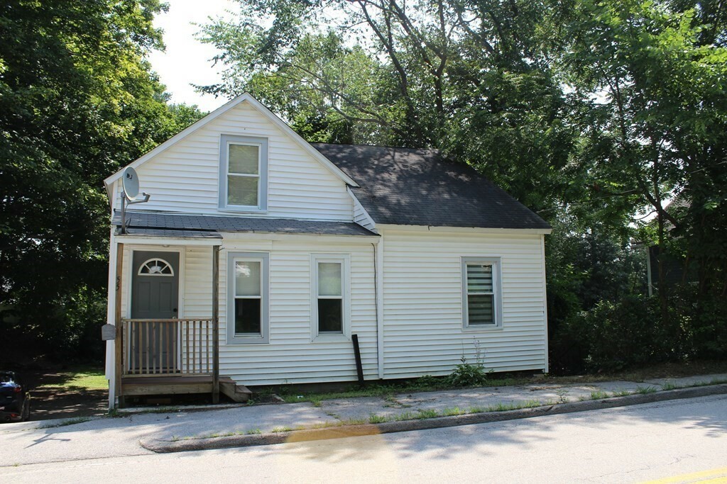 Property Photo:  55 Oxford Street N  MA 01501 