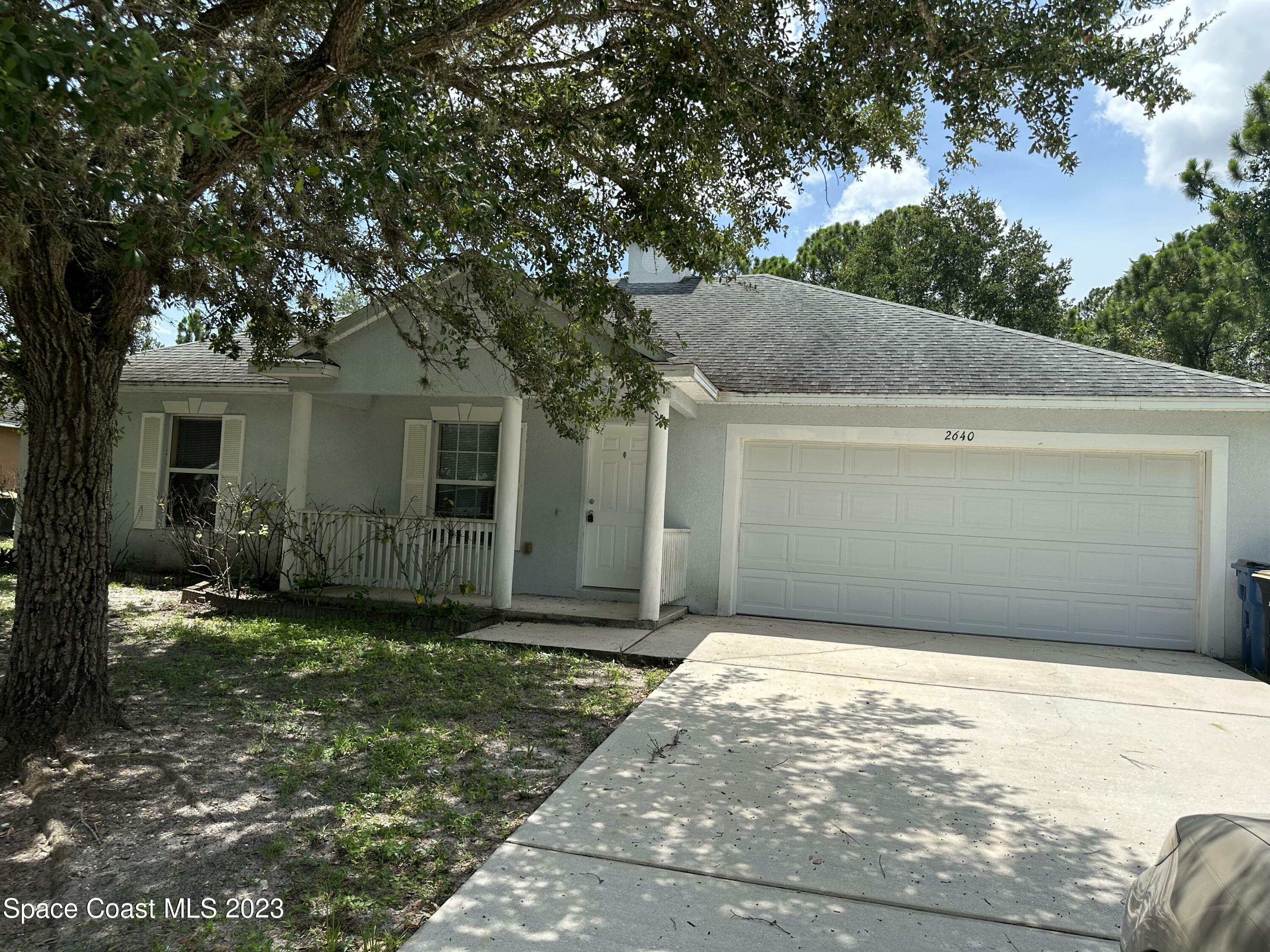 Property Photo: 2640 Daisy Avenue SE FL 32909