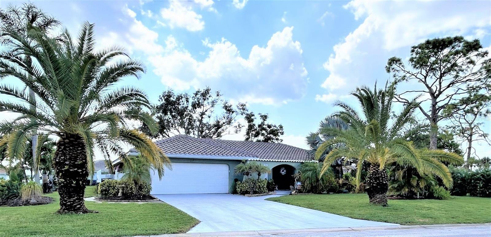 Property Photo:  306 Oakwood Drive S  FL 34223 