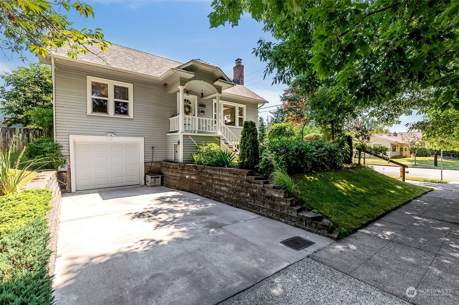 4 bed Everett home for sale 2231 McDougall Avenue, Everett, WA 98201