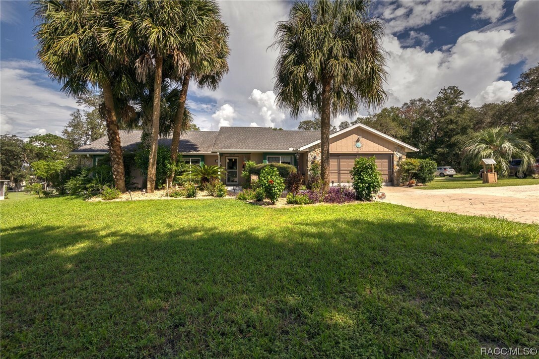 Property Photo:  141 N Kensington Avenue  FL 34461 