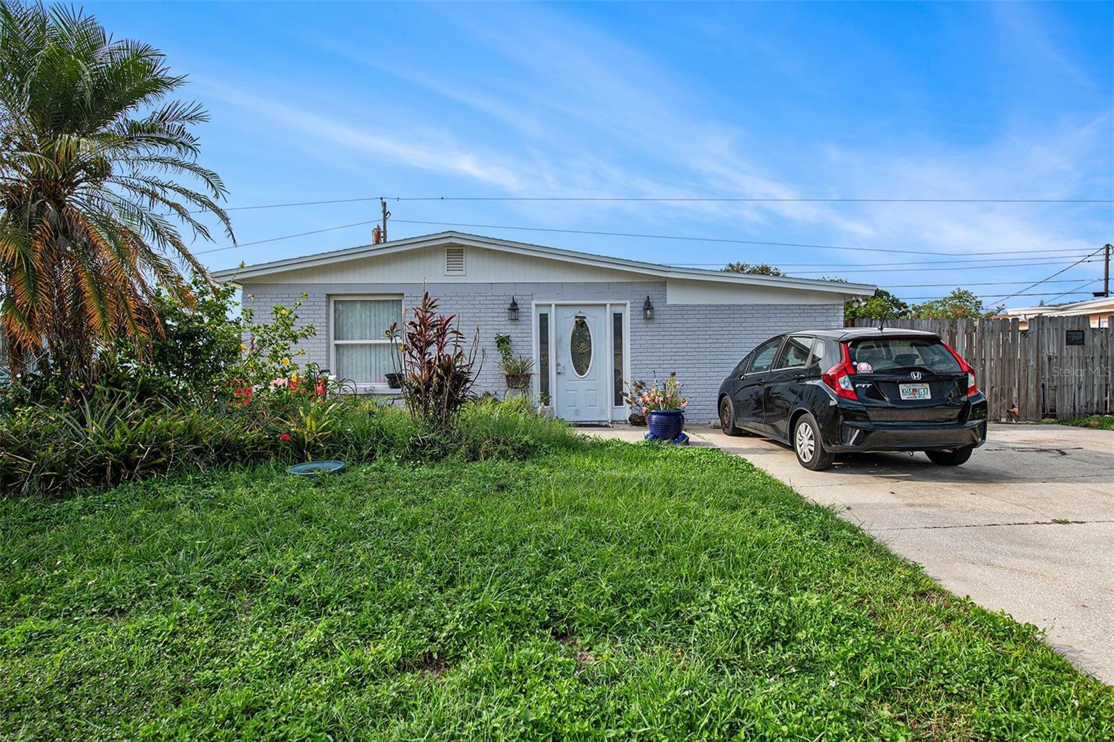 Property Photo: 4525 W North Street FL 33614