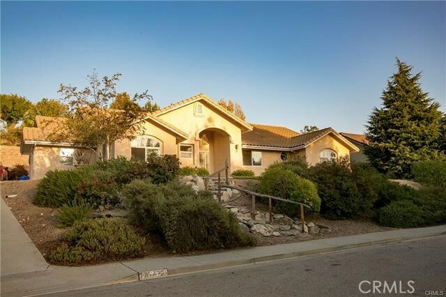 Property Photo:  2023 Summit Drive  CA 93446 