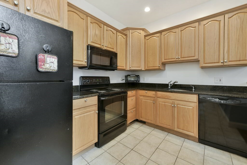 Property Photo:  7 Central Sq 206  MA 01902 