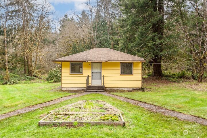 Property Photo: 925 Harmony Drive WA 98632