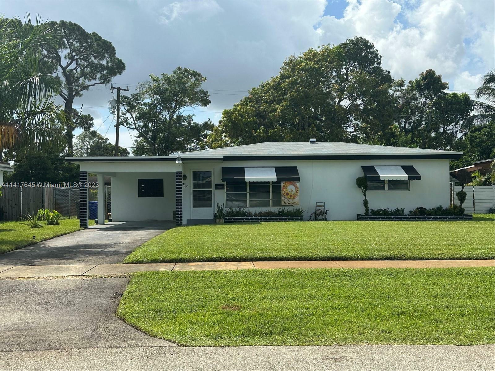 Property Photo:  1010 Alabama Ave  FL 33312 