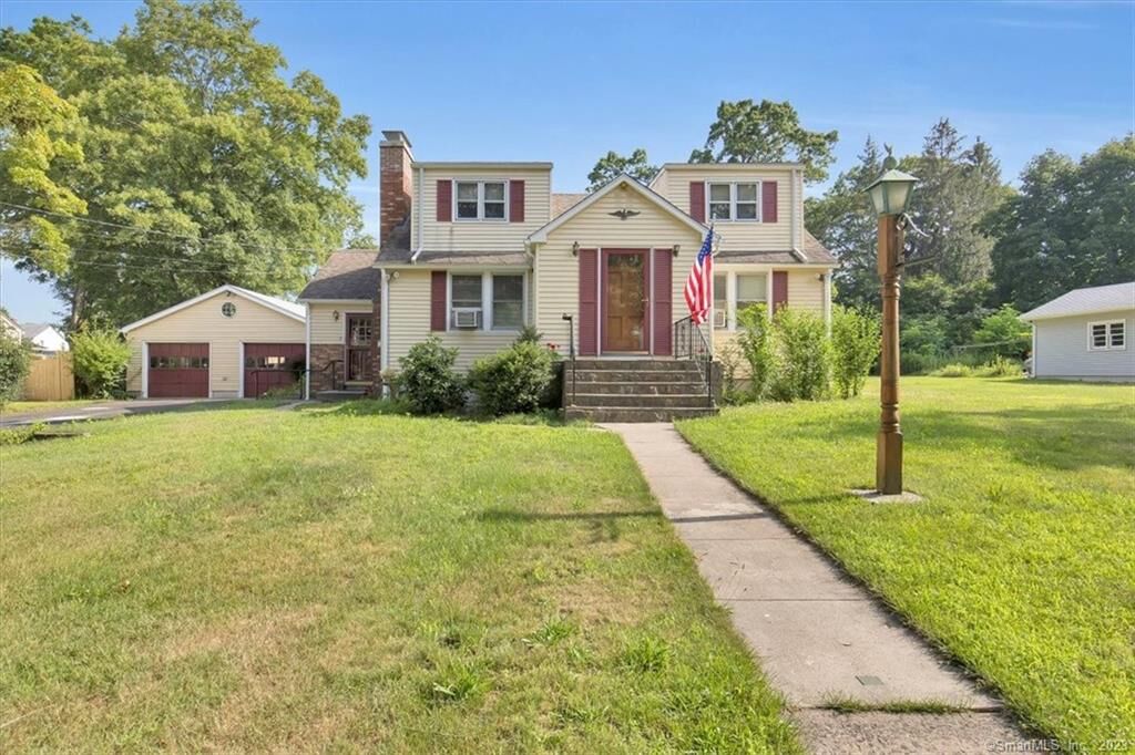 Property Photo: 7 Swan Avenue CT 06492