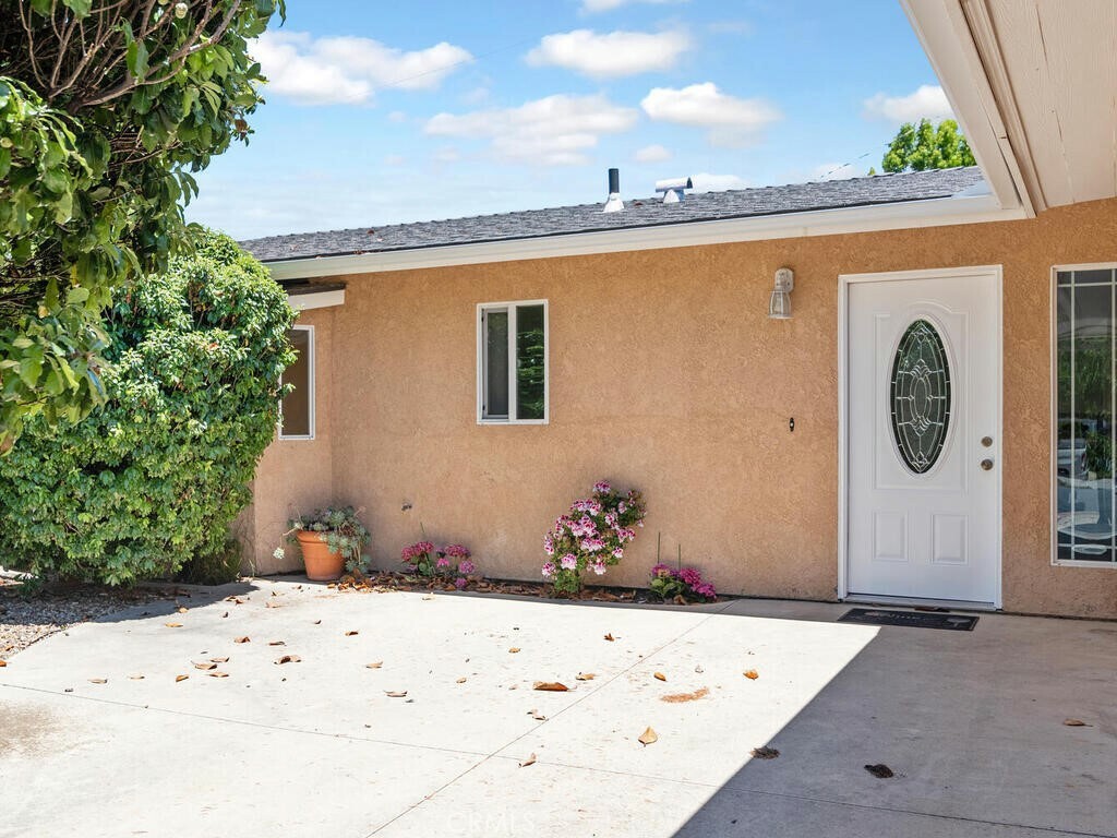 Property Photo:  1506 Newport Street  CA 93405 