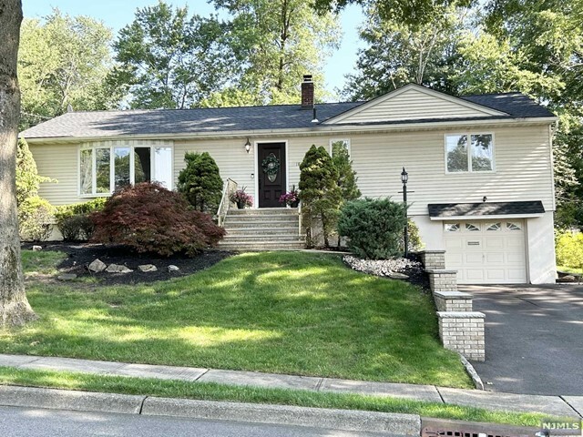 Property Photo:  18 Seminole Avenue  NJ 07470 