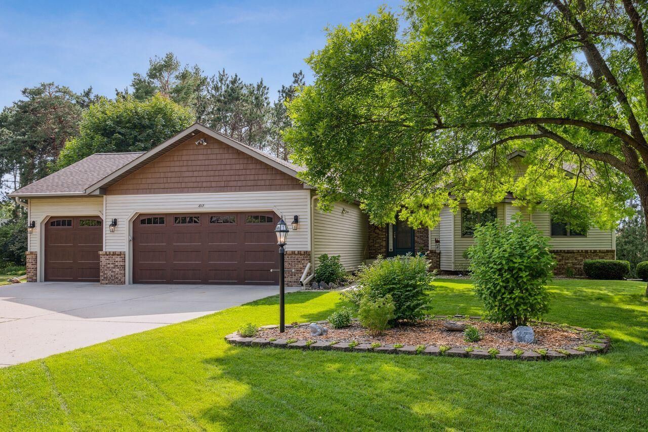 Property Photo: 817 7th Avenue N MN 56377