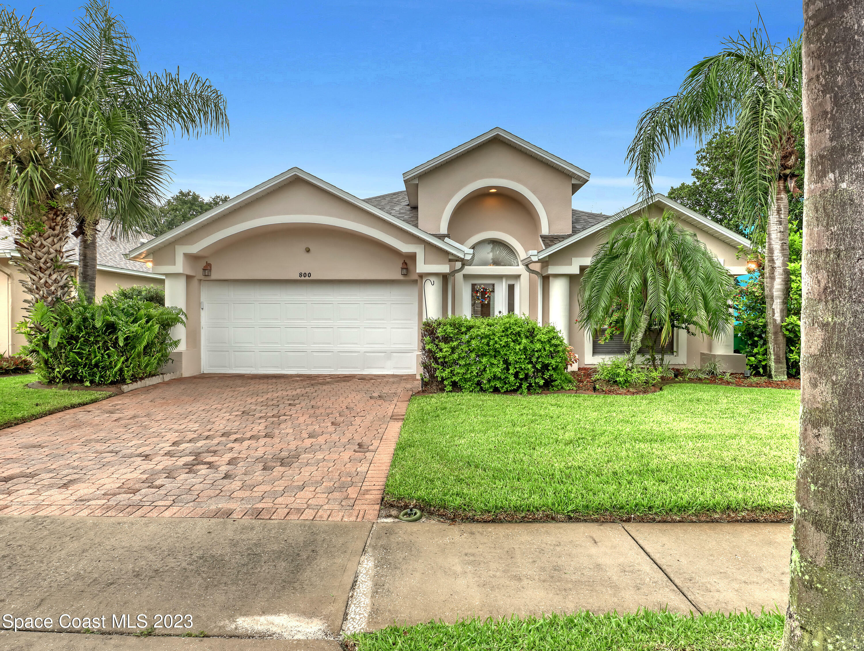 Property Photo:  800 Sunset Lakes Drive  FL 32953 