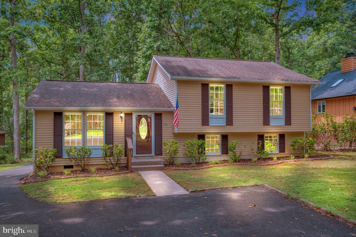 Property Photo:  113 Meadowview Lane  VA 22508 