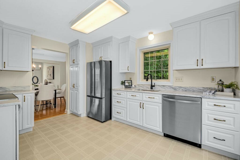 Property Photo:  804 Oakwood Street Ext 804  MA 01520 