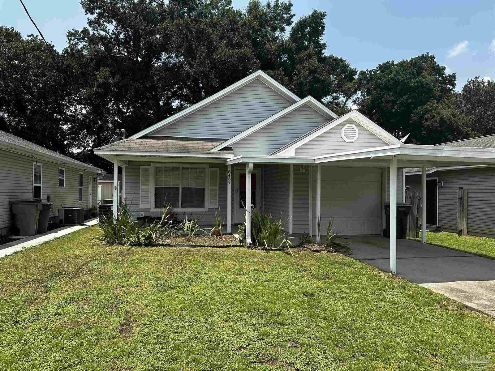 Property Photo:  8437 James Taylor Ln  FL 32534 