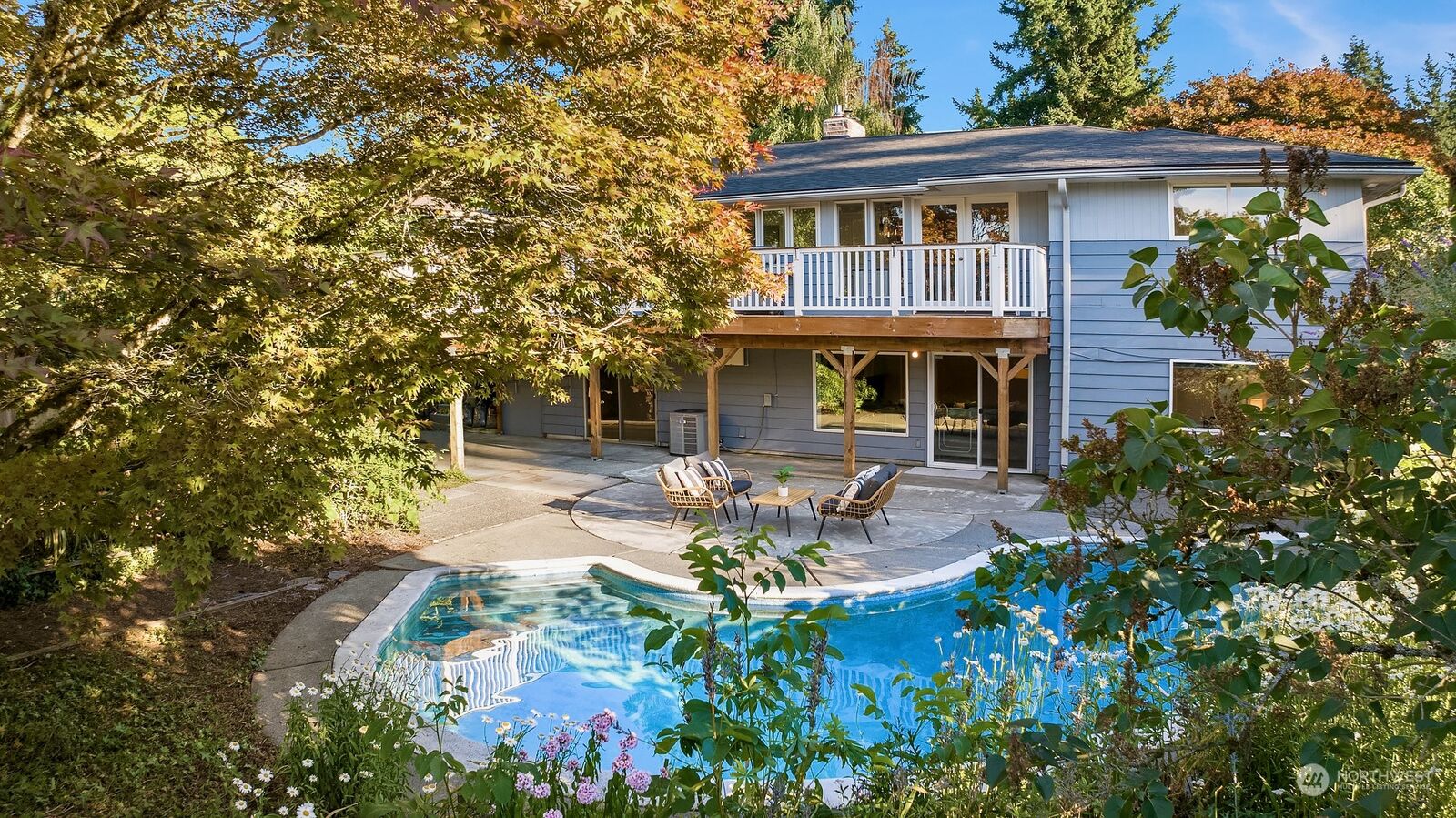 Property Photo:  1203 E Hemlock Street  WA 98030 