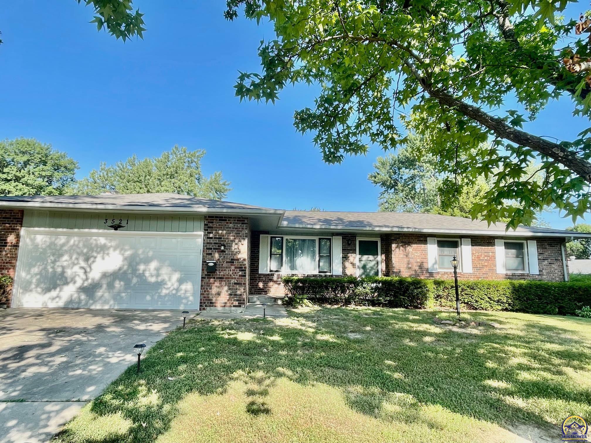 Property Photo:  3521 SE Island Cir  KS 66605 