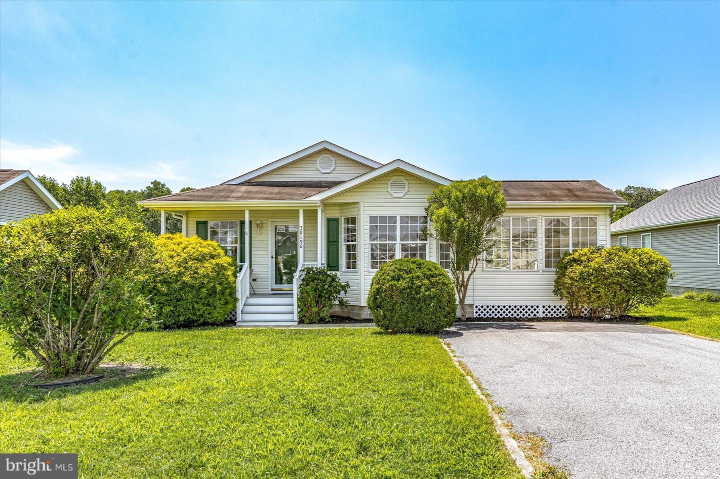 Property Photo: 38190 Clover Lane DE 19945