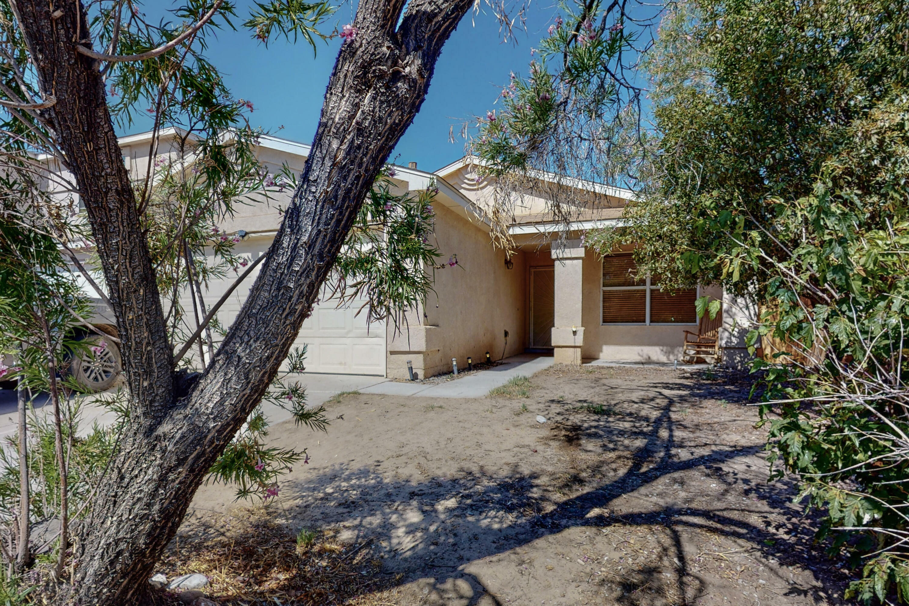 Property Photo:  909 Wood Duck Drive SW  NM 87121 