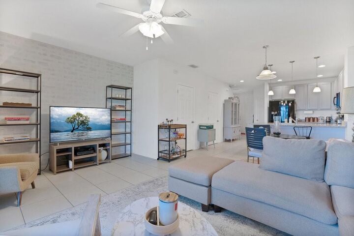 Property Photo:  1510 Chelsea Drive  FL 33897 