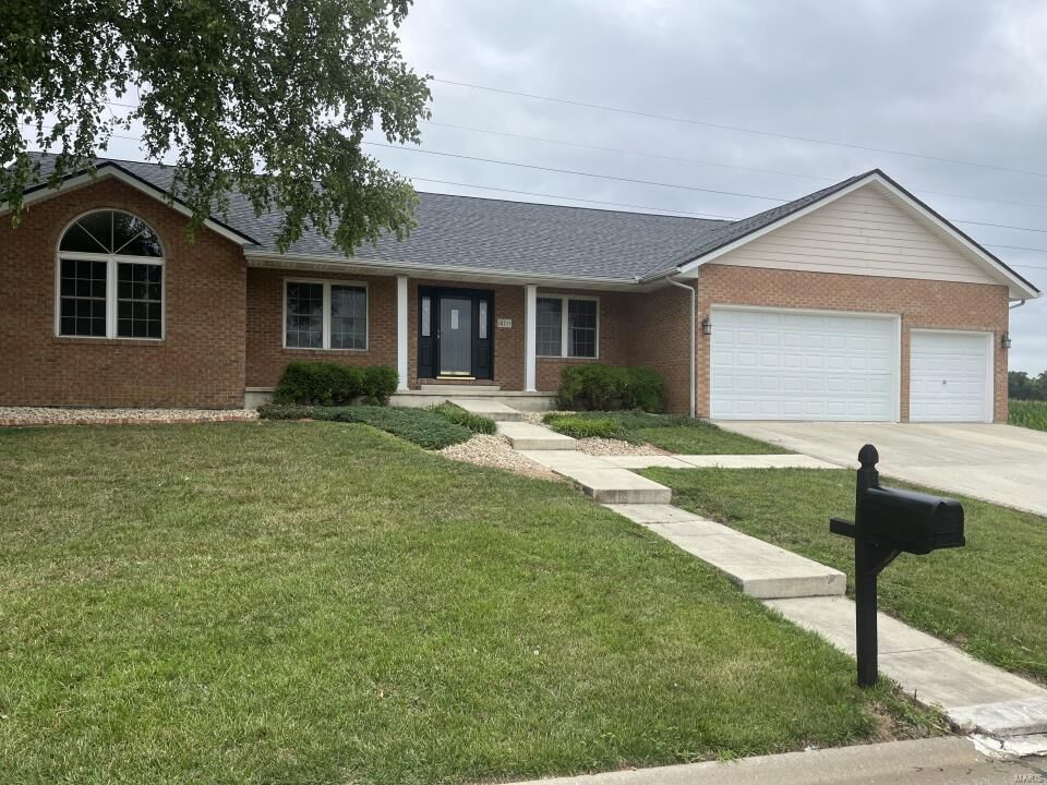 Property Photo: 810 Autumn Glen Place IL 62220
