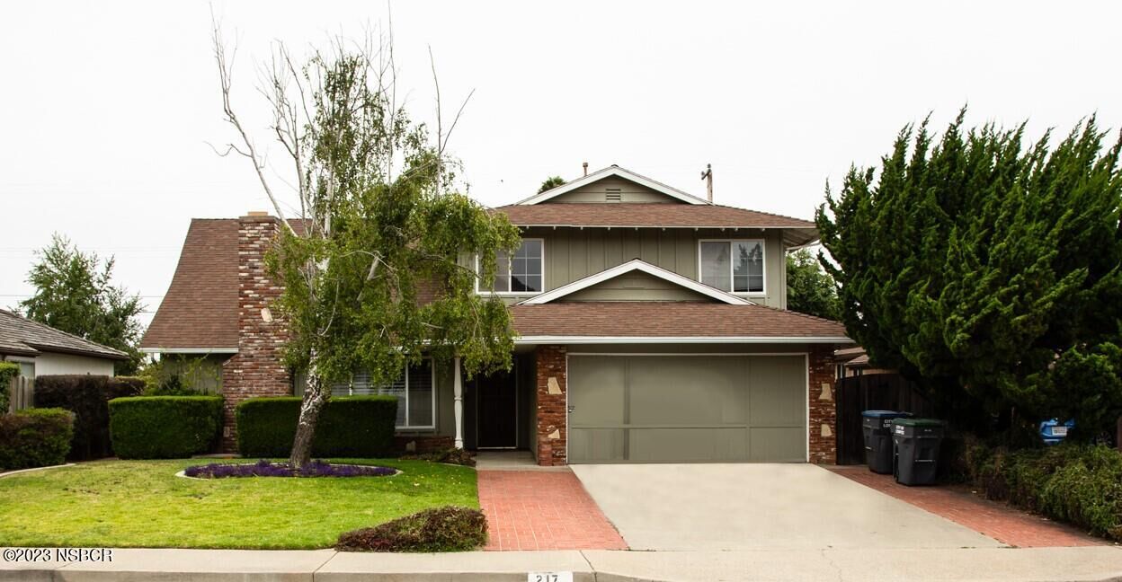 Property Photo:  217 Princeton Place  CA 93436 