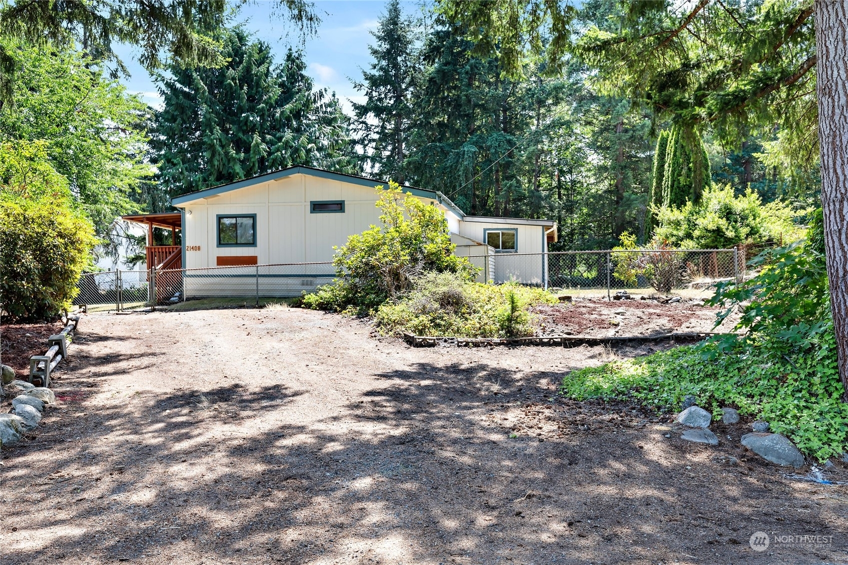 Property Photo:  21408 133rd St E  WA 98391 