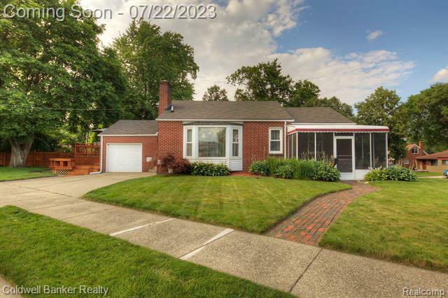 Property Photo:  316 Draper Avenue  MI 48341 