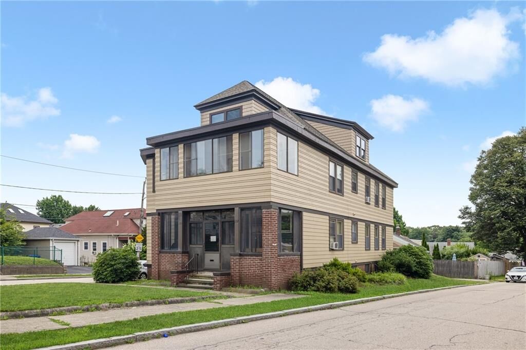 Property Photo: 1190 Smith St, Unit#2B RI 02908