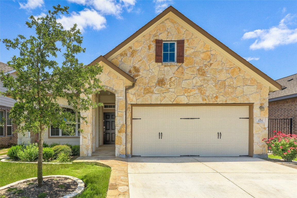 Property Photo: 205 Penna Lane TX 78628