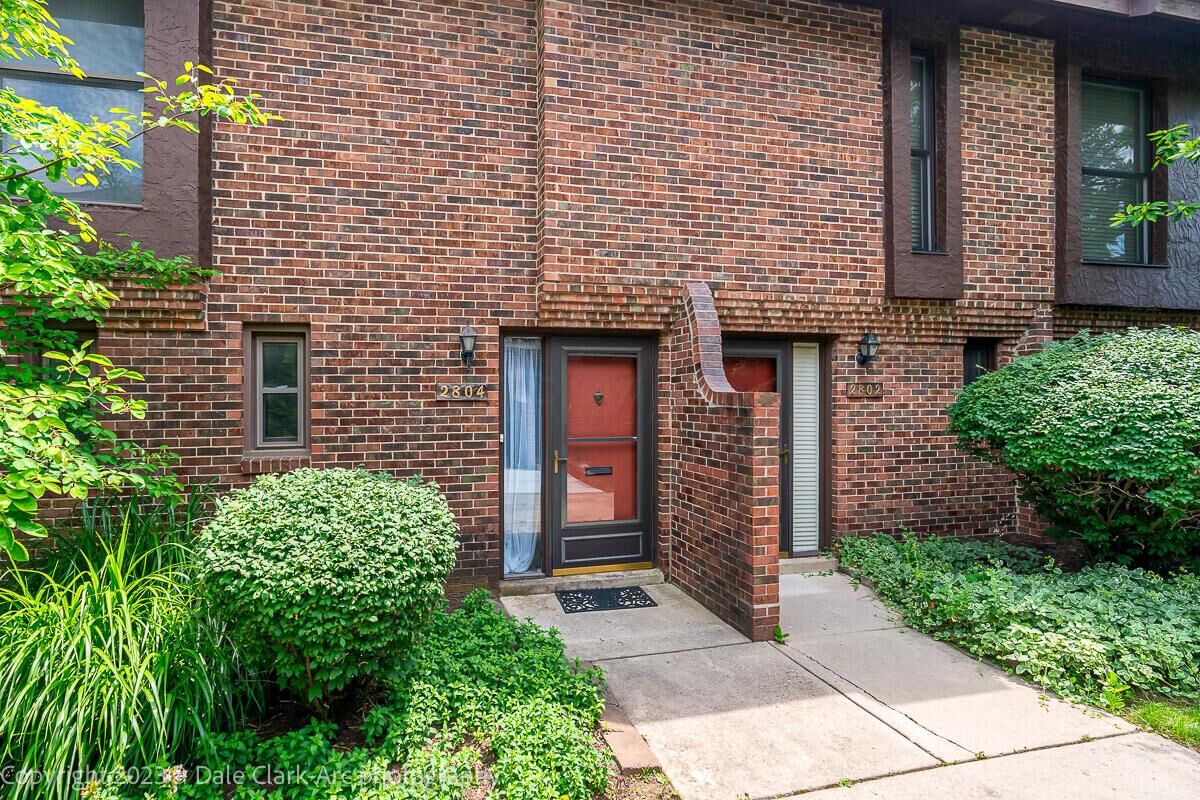 Property Photo:  2804 Downing Way  OH 43221 