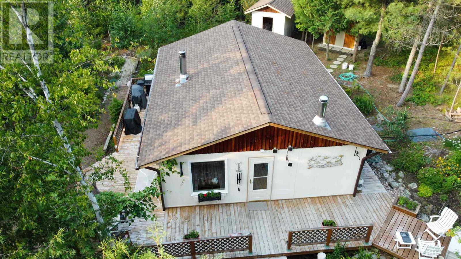993D Herb'S Point Road, West Of Hwy 596  NW of Kenora ON P0X1C0 photo