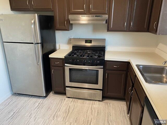 Property Photo: 107 Bellgrove Drive 5B NJ 07430