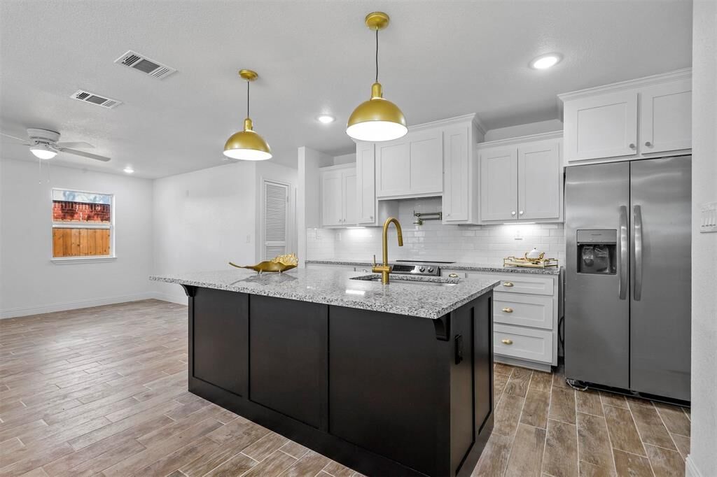 Property Photo: 1910 15th Street TX 76067