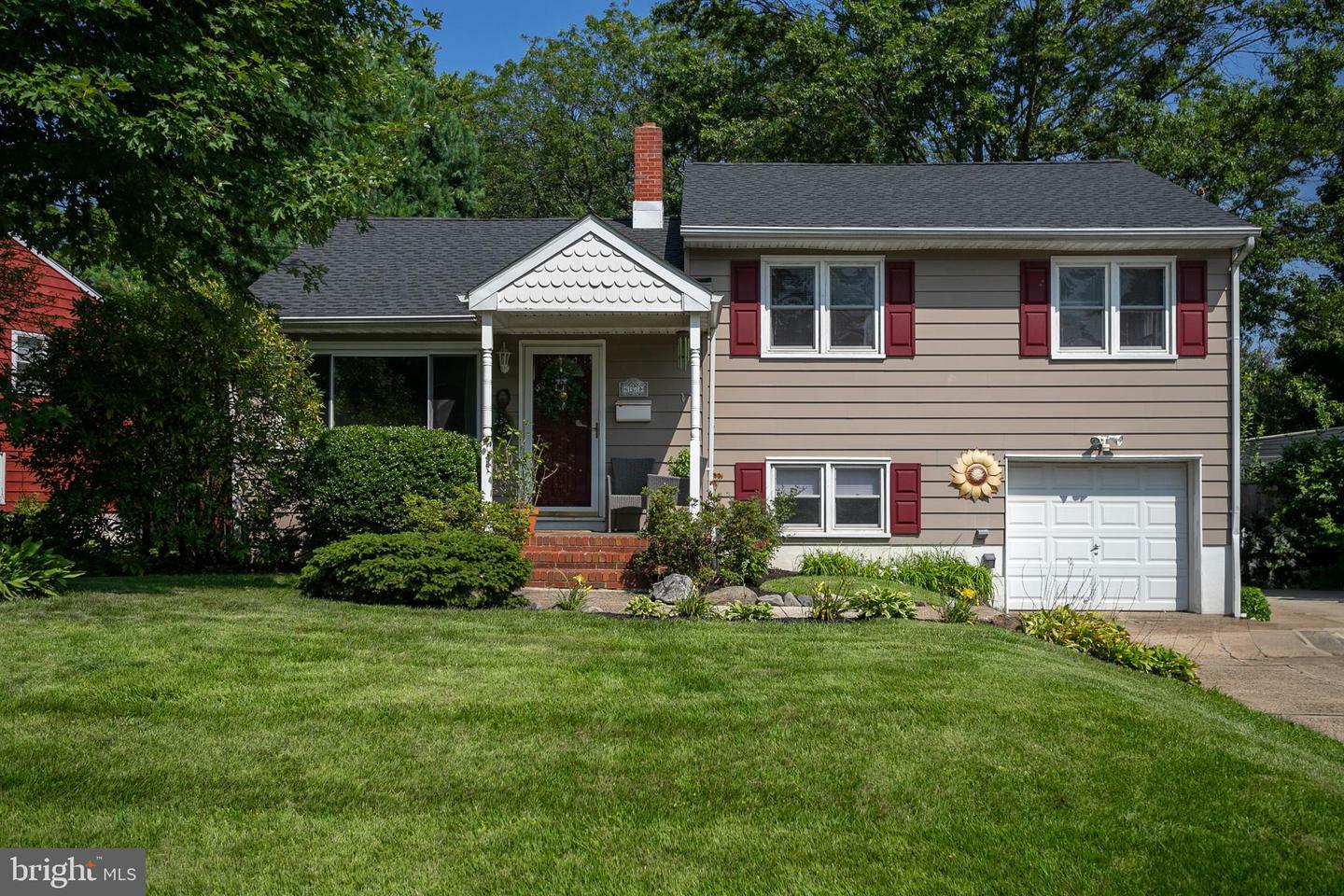 Property Photo:  37 Tinker Drive  NJ 08060 