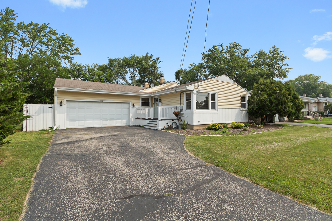 Property Photo: 116 Franke Avenue IL 60013