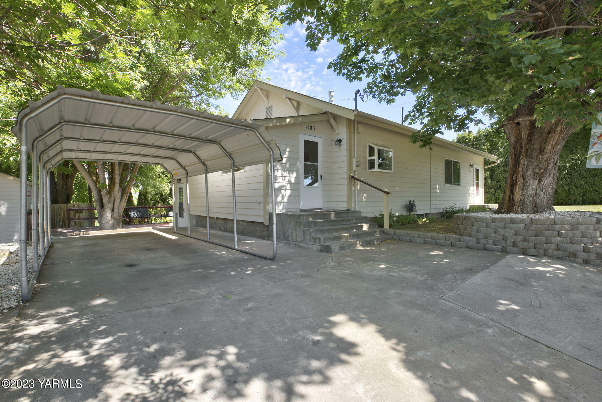 407 Third Ave  Zillah WA 98953 photo