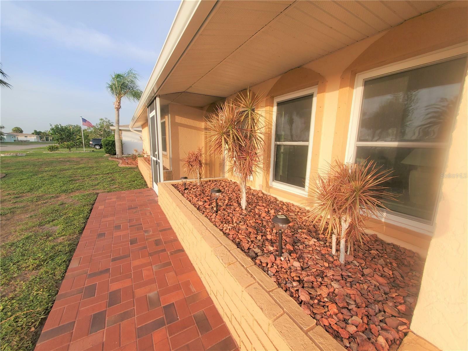 Property Photo:  27 Annapolis Lane  FL 33947 