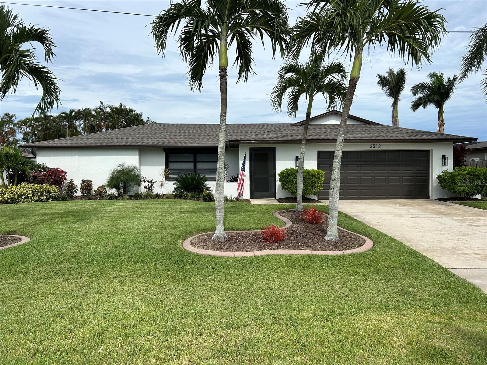 Property Photo:  3513 SE 4th Place  FL 33904 