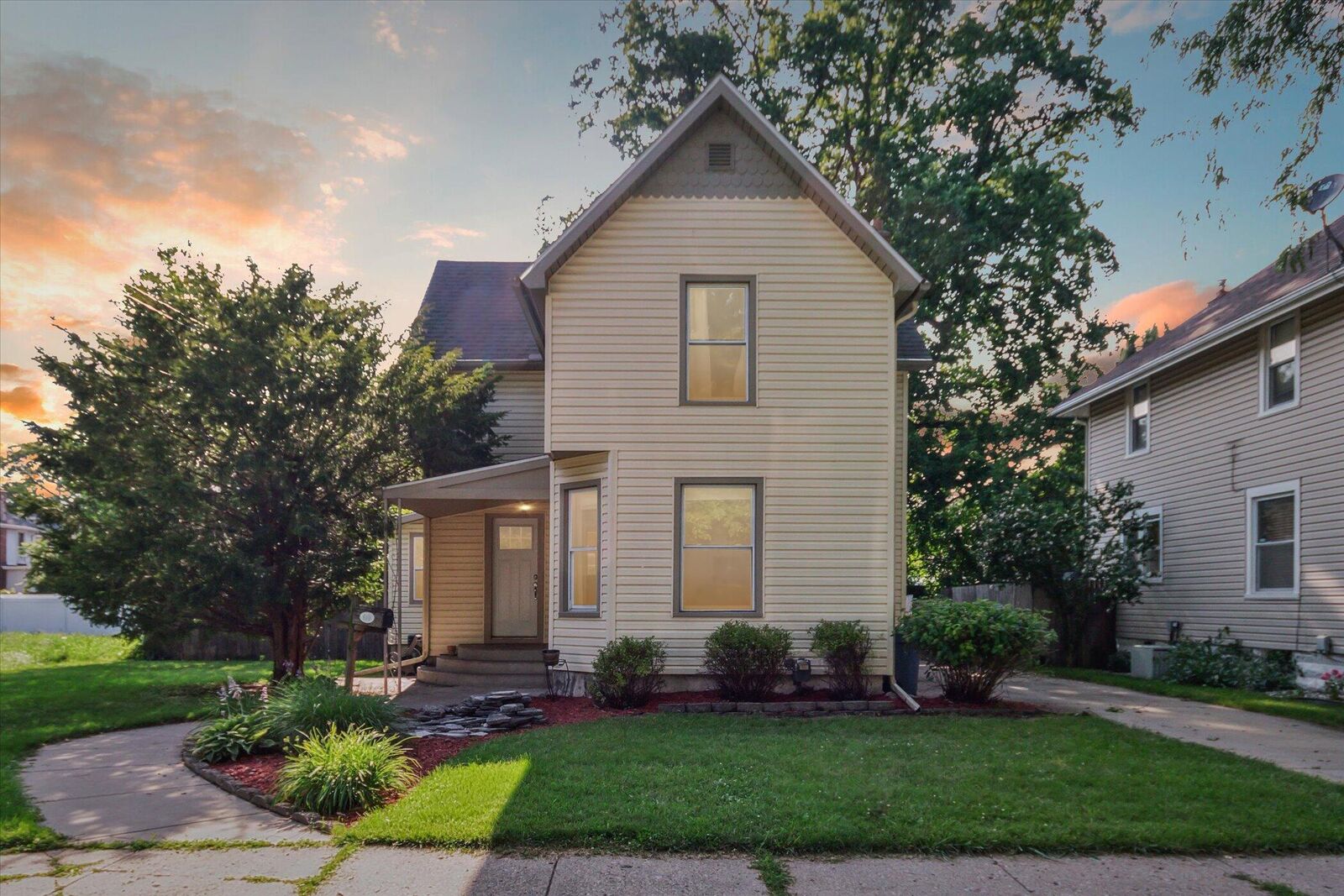 Property Photo:  610 Ellery Avenue  MI 49202 